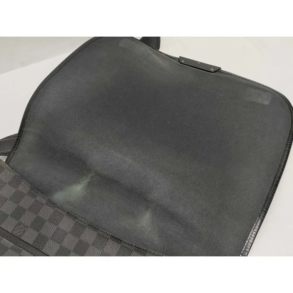 LOUIS VUITTON Damier Graphite Daniel MM Messenger Shoulder Bag N58033